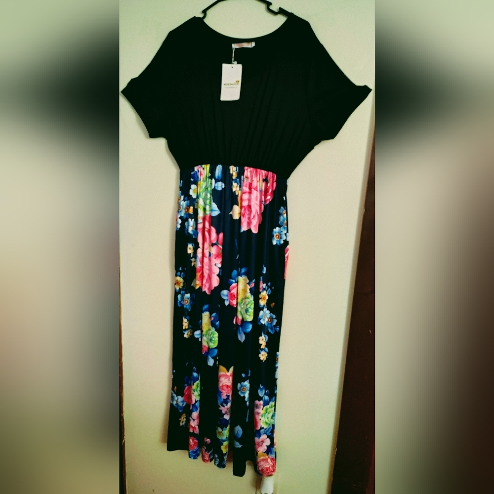 Women's Floral Maxi Dress with Black Top Size 3X